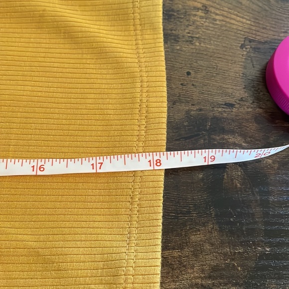 Active USA Button Down Ribbed Top * Ribbed, Flattering Style * Size Small - Picture 13 of 15